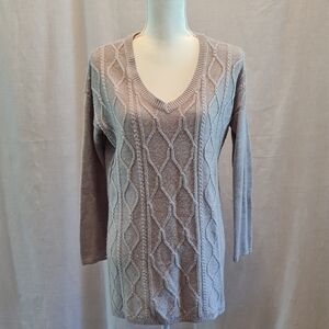 Gray Cable Knit V-Neck Sweater by Motherhood Maternity in GUC
